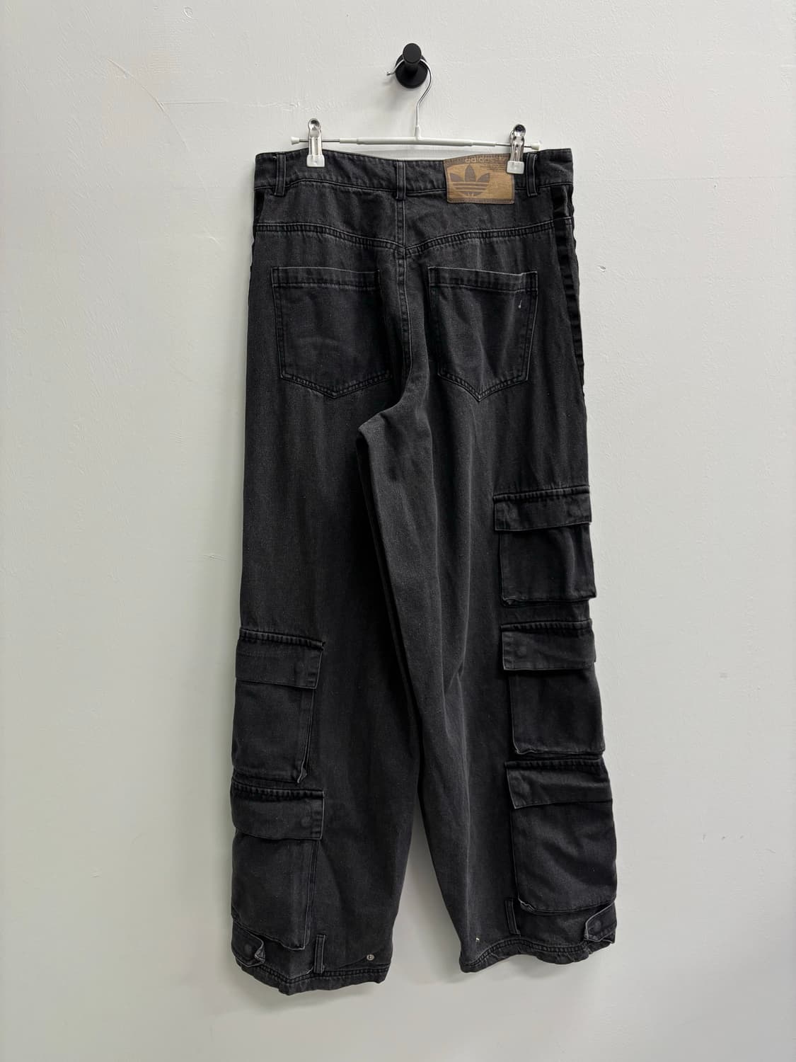 아디다스 오리지날 adidas 블랙 카고 데님 팬츠 상품이미지5