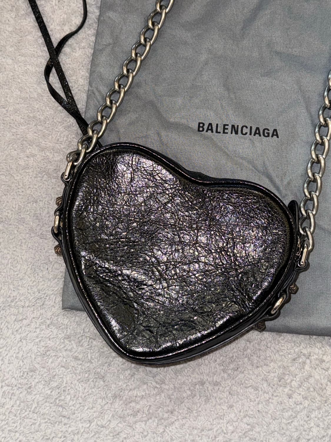 발렌시아가 르카골 하트백 블랙 상품이미지3