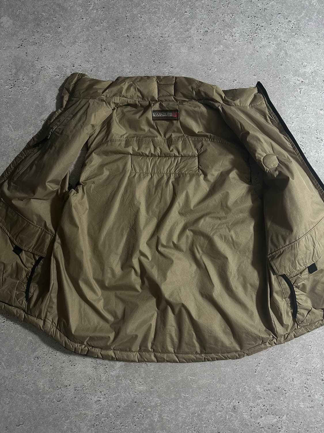 나파피리 리버시블 앤타틱 패치 패딩 베스트 상품이미지3