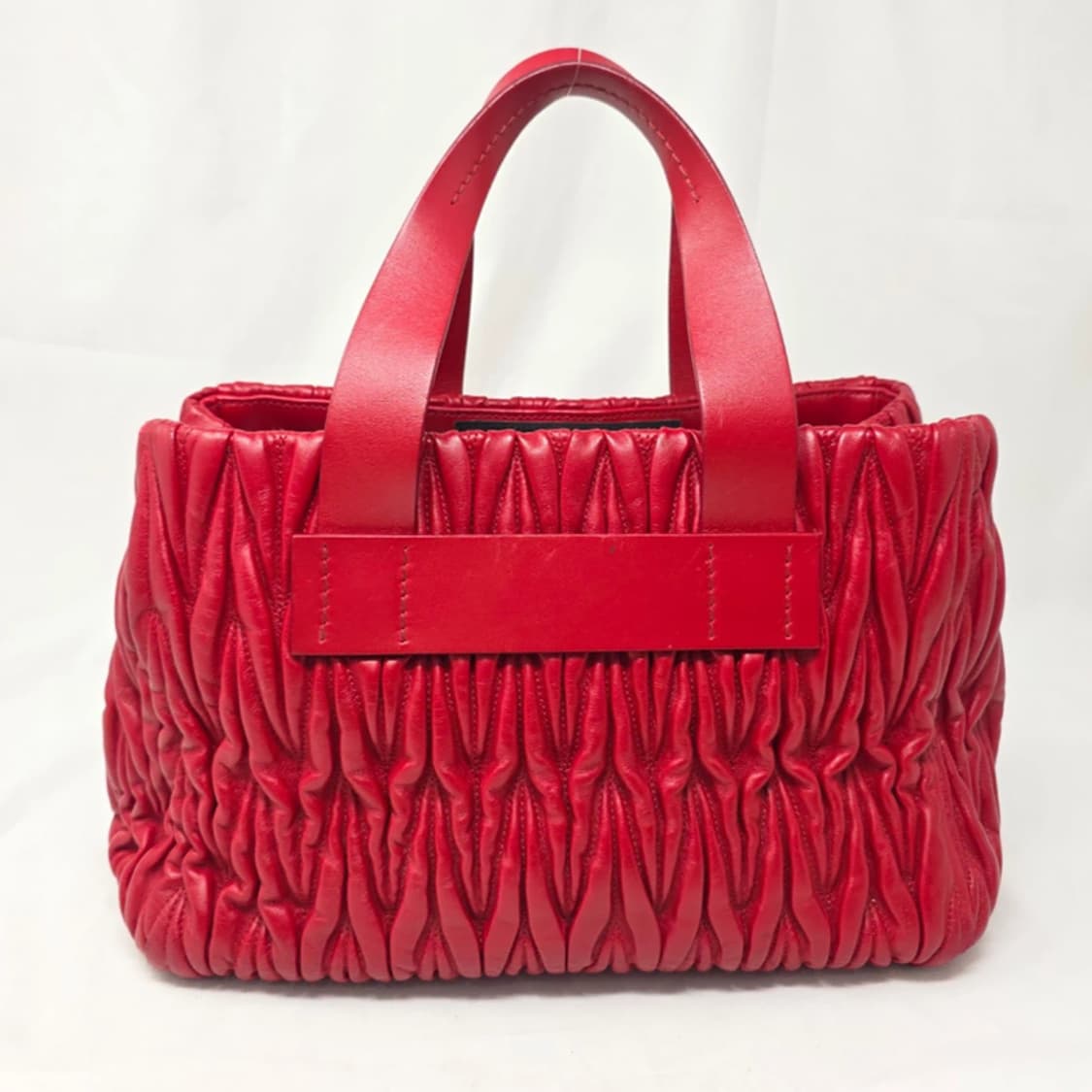 정품 미우미우 마테라쎄 토트백 상품이미지5