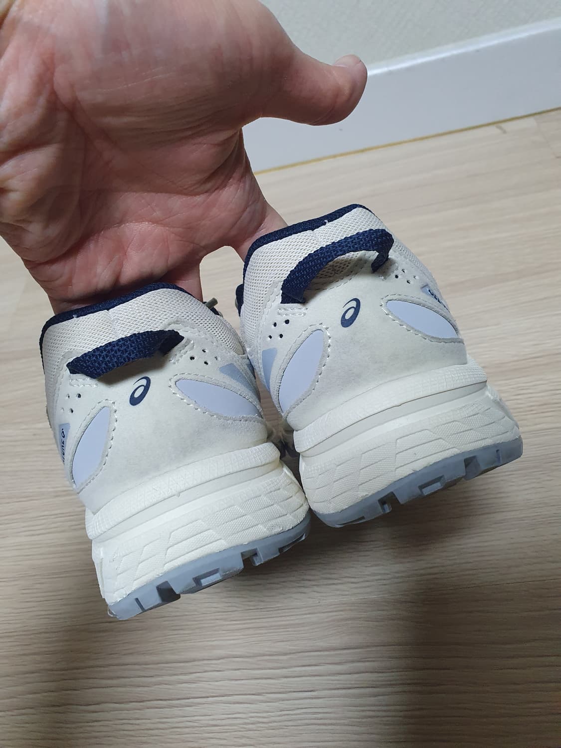 아식스 젤 벤쳐 6 운동화 245 상품이미지6