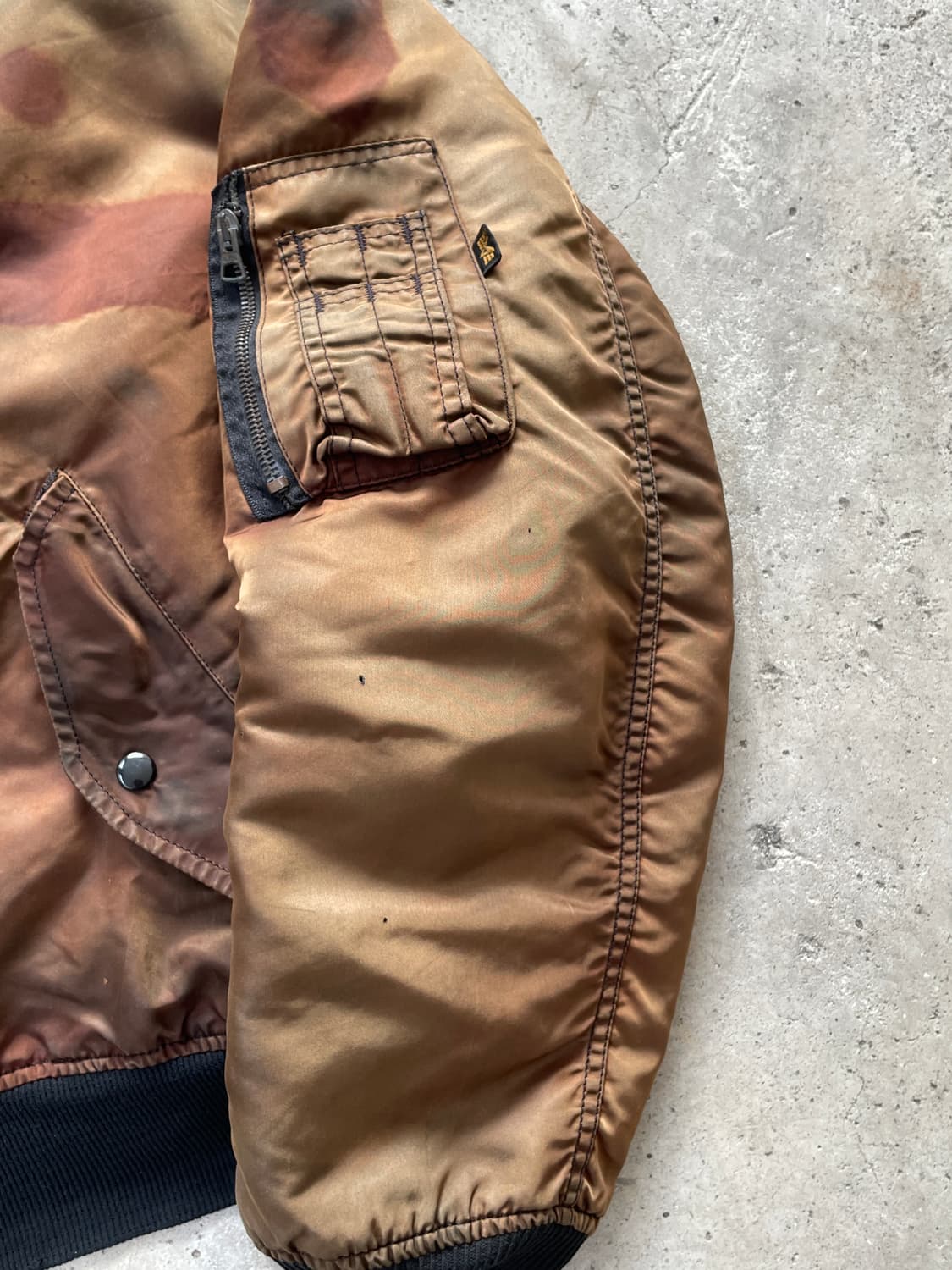 90s AlphaIndustries Distressed MA-1(USA) 상품이미지5