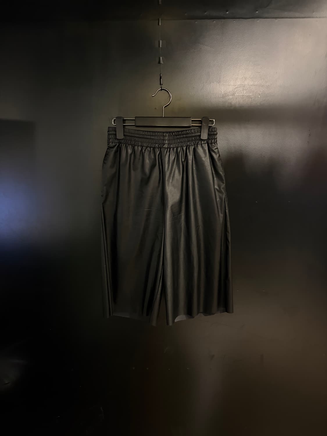 메종 마르지엘라 오버사이즈 레더 숏팬츠 상품이미지1