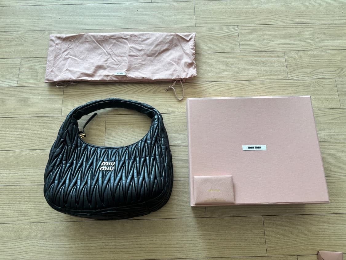 미우미우 마테라쎄 호보 미디윰 나파가죽  상품이미지1