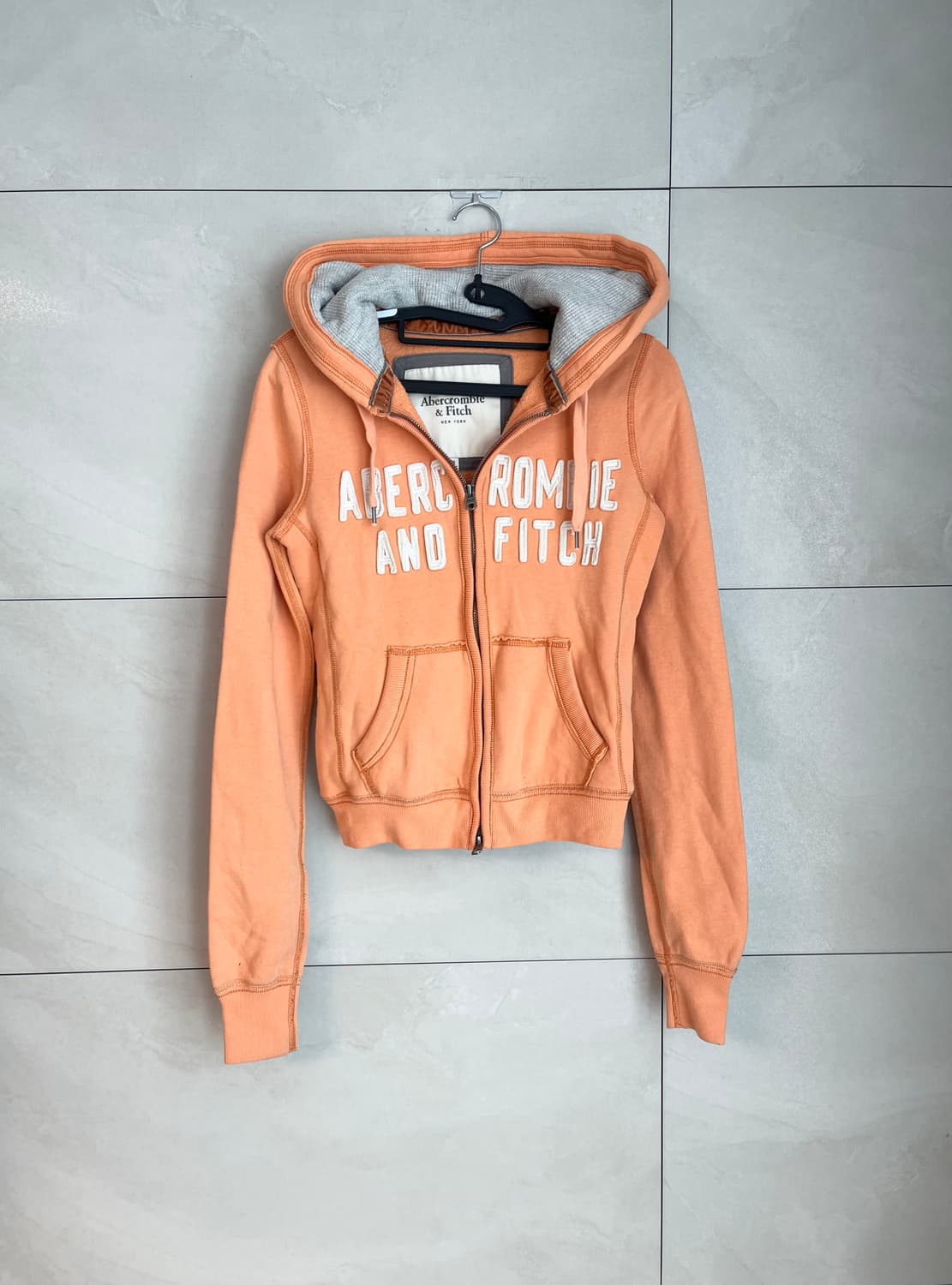 아베크롬비 딱붙핏 스펠로고 오렌지 후드집업 [XS] 상품이미지1