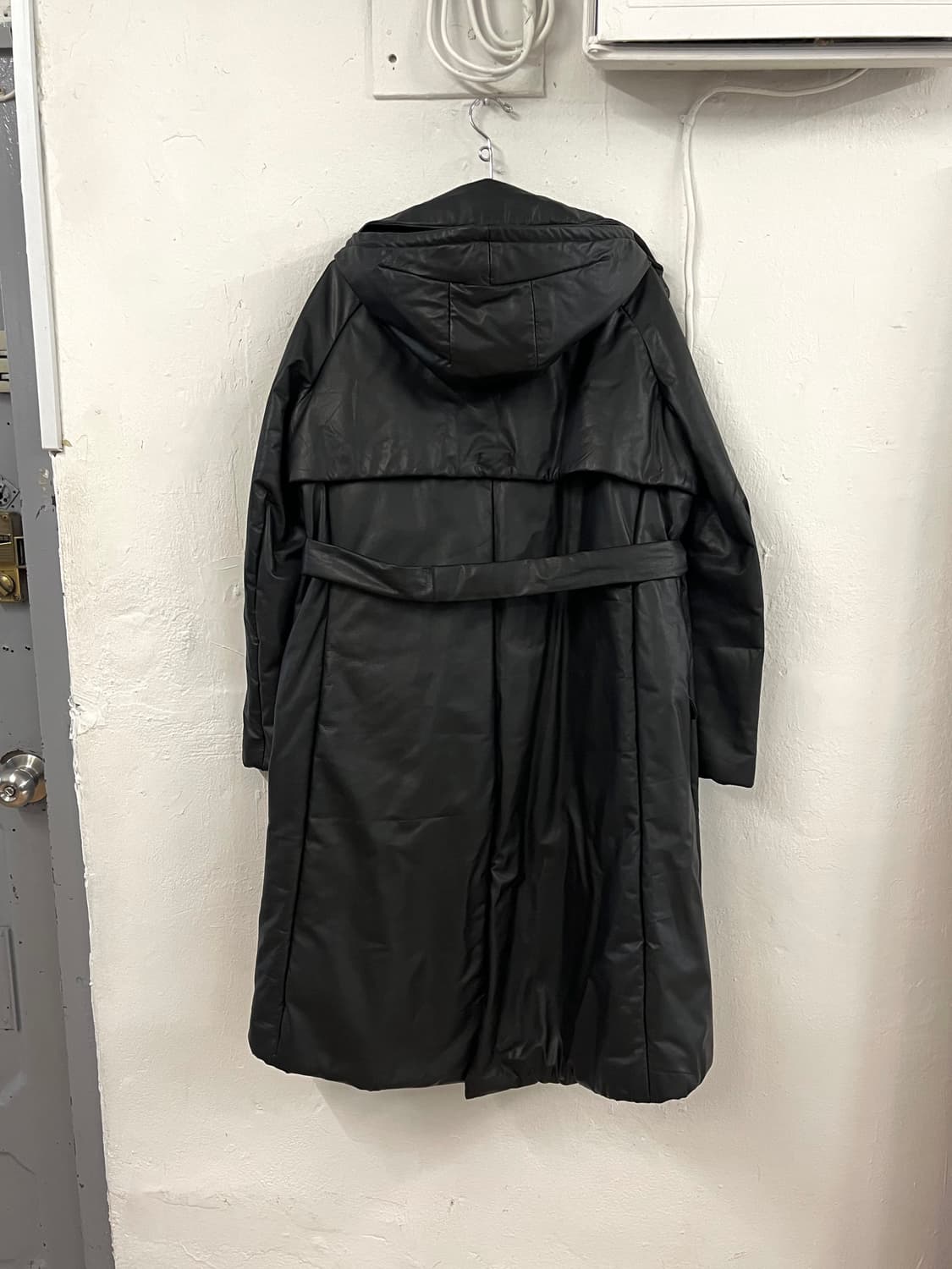 아이작 세럼 카프스킨 레더 패딩 코트 상품이미지10