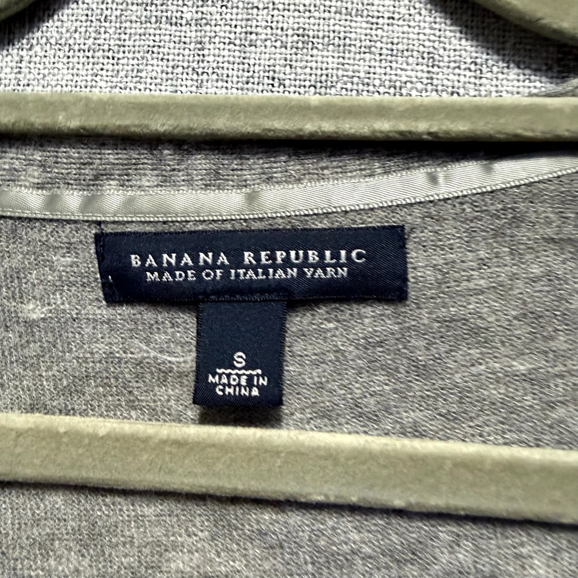 바나나리퍼블릭 브이넥 알파카 울 가디건  상품이미지4
