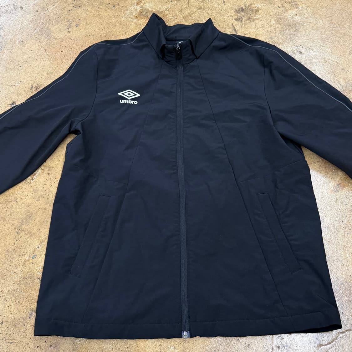 [정품/105,xl] 엄브로 바람막이 자켓 블랙 b16 상품이미지3