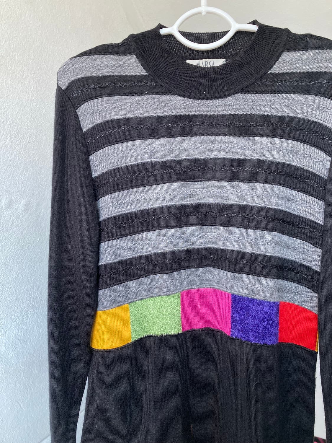 블랙 스트라이프 니트탑 상품이미지2