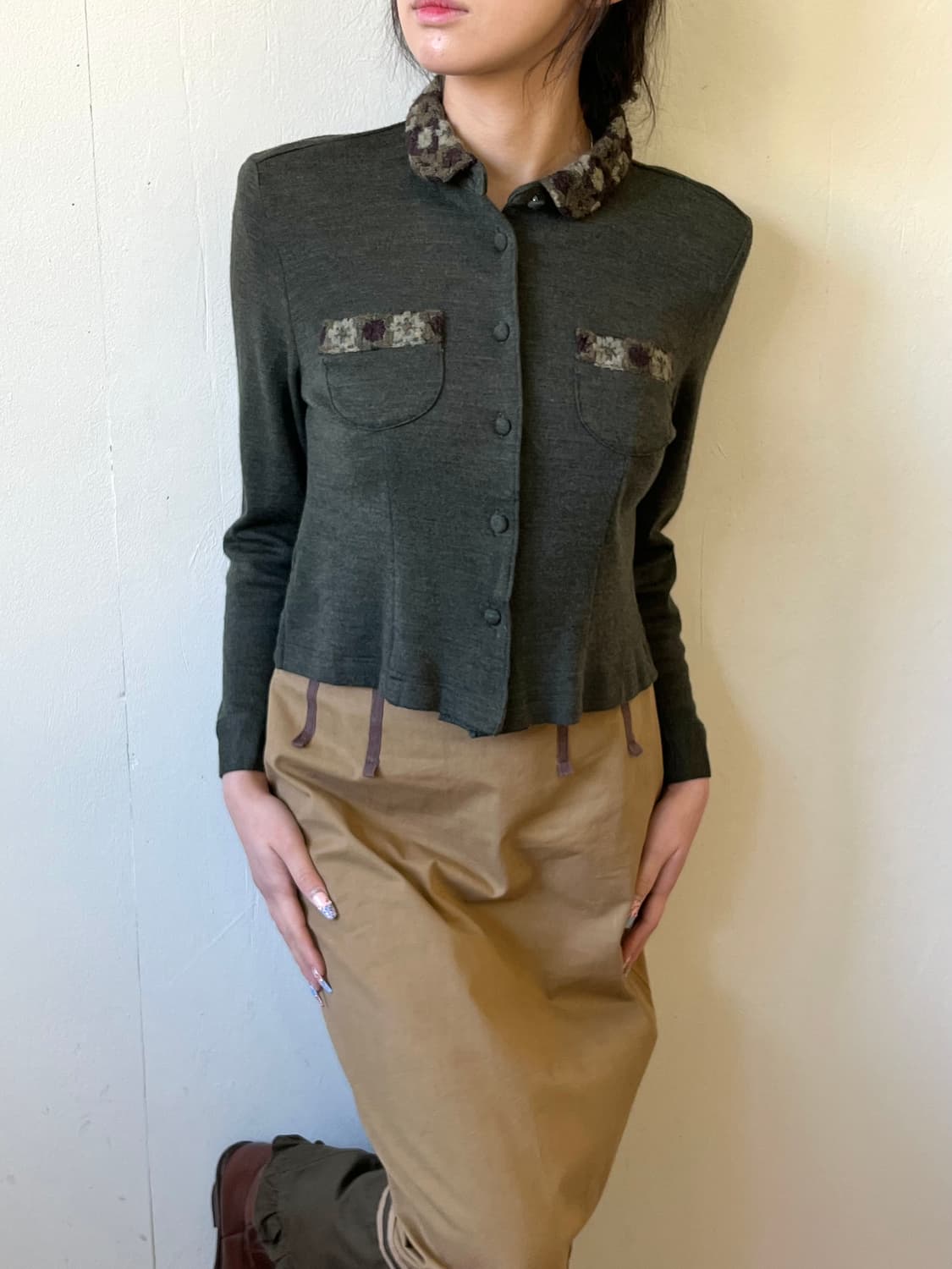 BAT‘TCIRY 플라워 카라 숏 가디건 상품이미지5