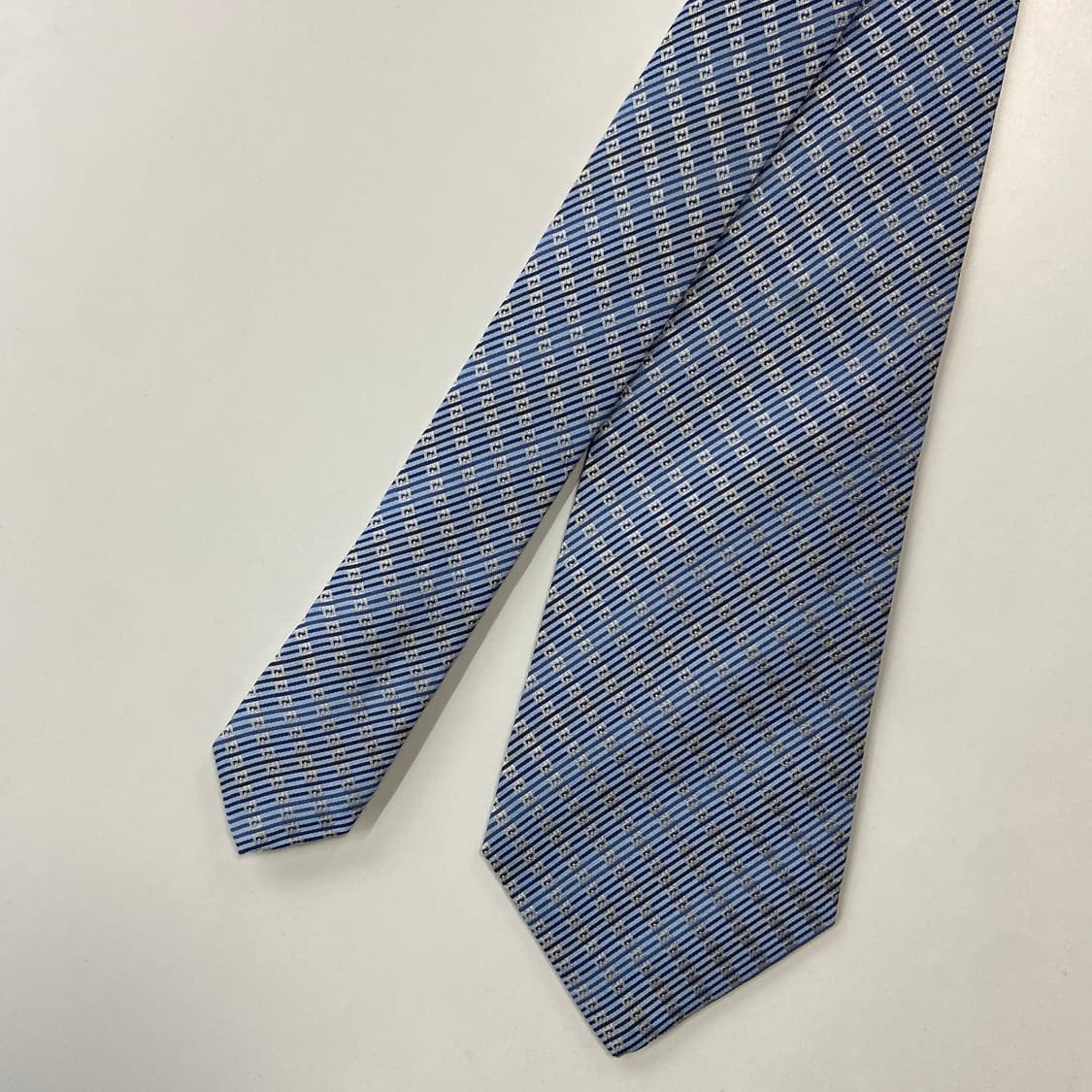 펜디(FENDI) 모노그램 신형라벨 명품 정품 넥타이 상품이미지3