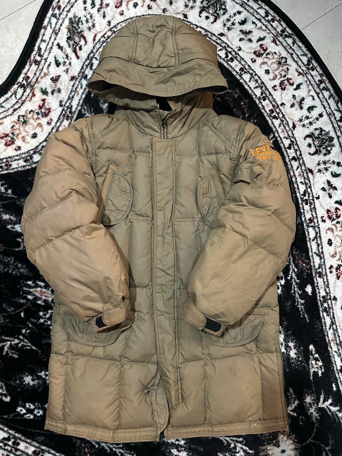 리바이스 암로고 패딩 점퍼 상품이미지1