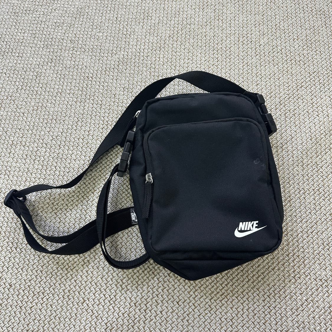 실측확인 나이키 헤리티지 크로스백 0406D 상품이미지1