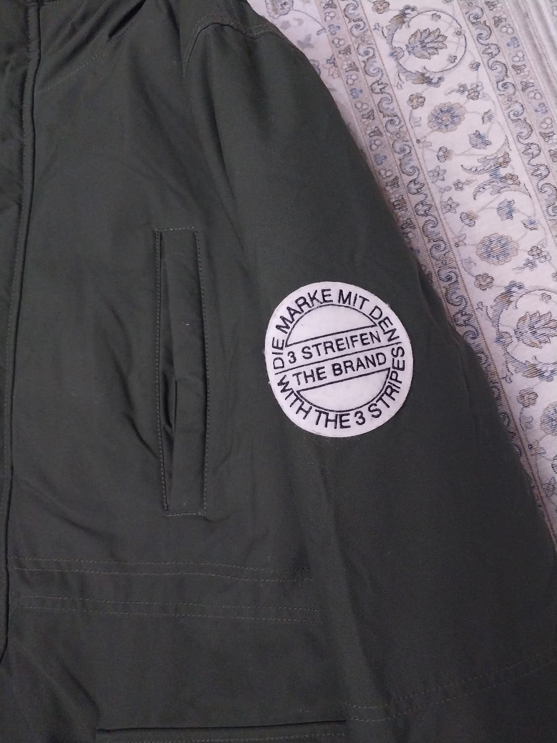 아디다스 래더패치 카모플라쥬 패딩 90  (사이즈크게나옴) 상품이미지4