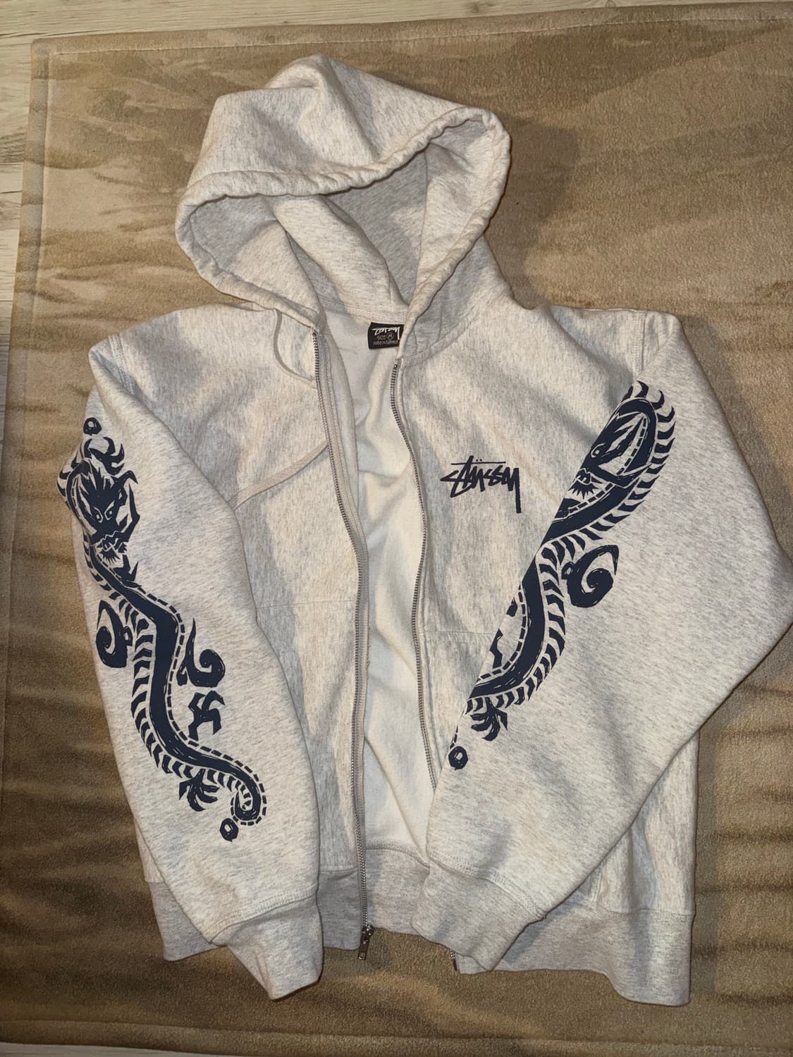 스투시 드래곤 후드집업 M 상품이미지1