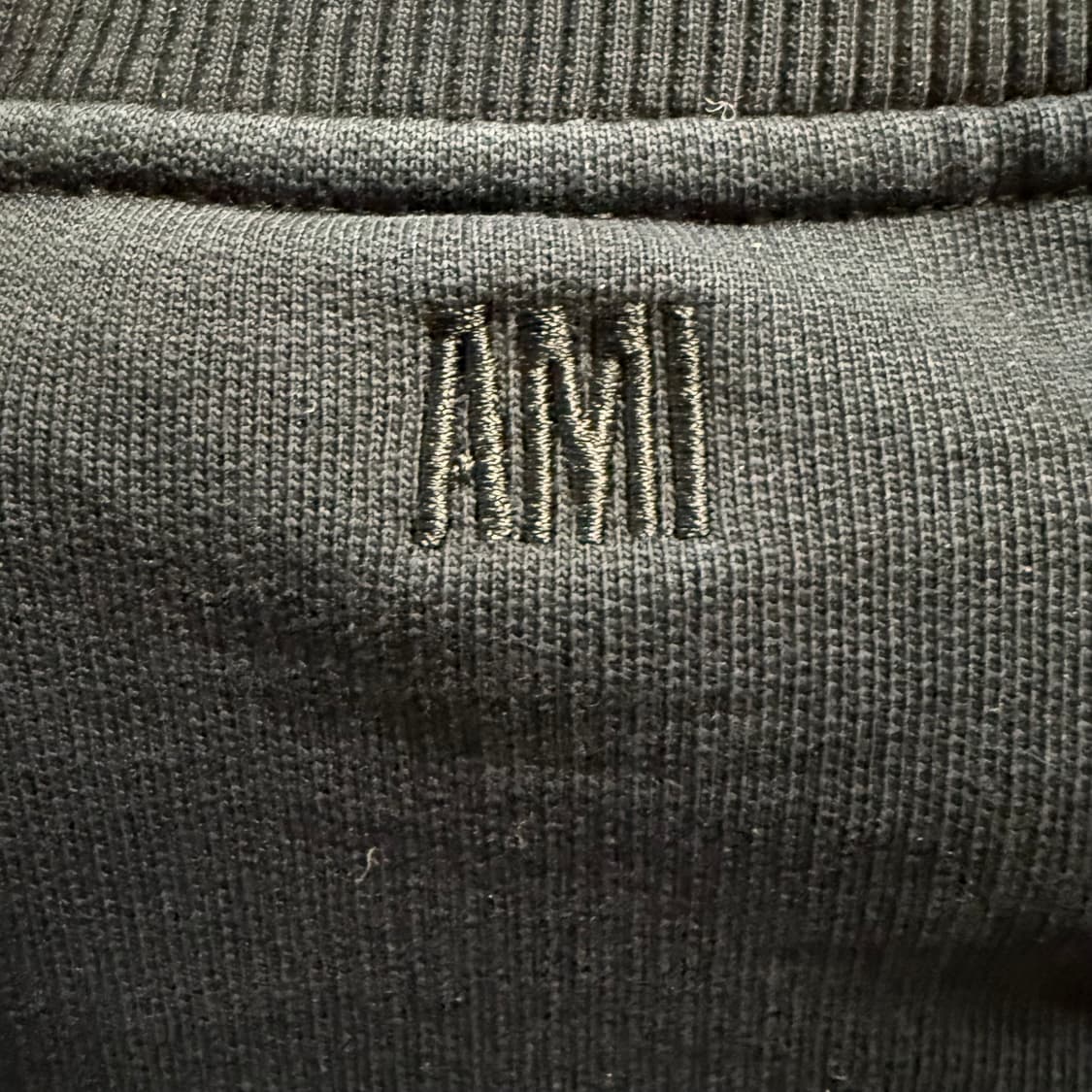 아미 스몰로고 맨투맨 블랙 XL 상품이미지4