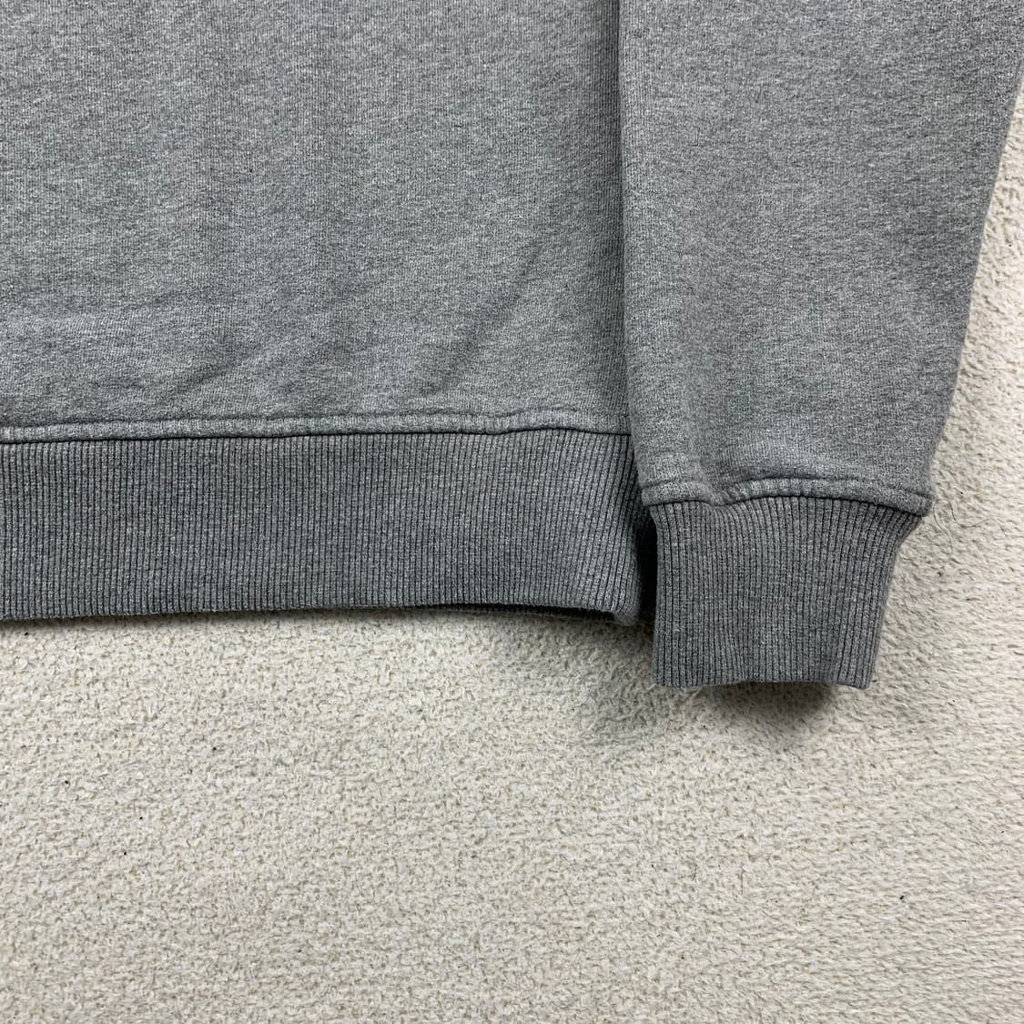22SS 아미 스몰 하트 로고 크루넥 스웻셔츠 맨투맨 그레이 상품이미지6