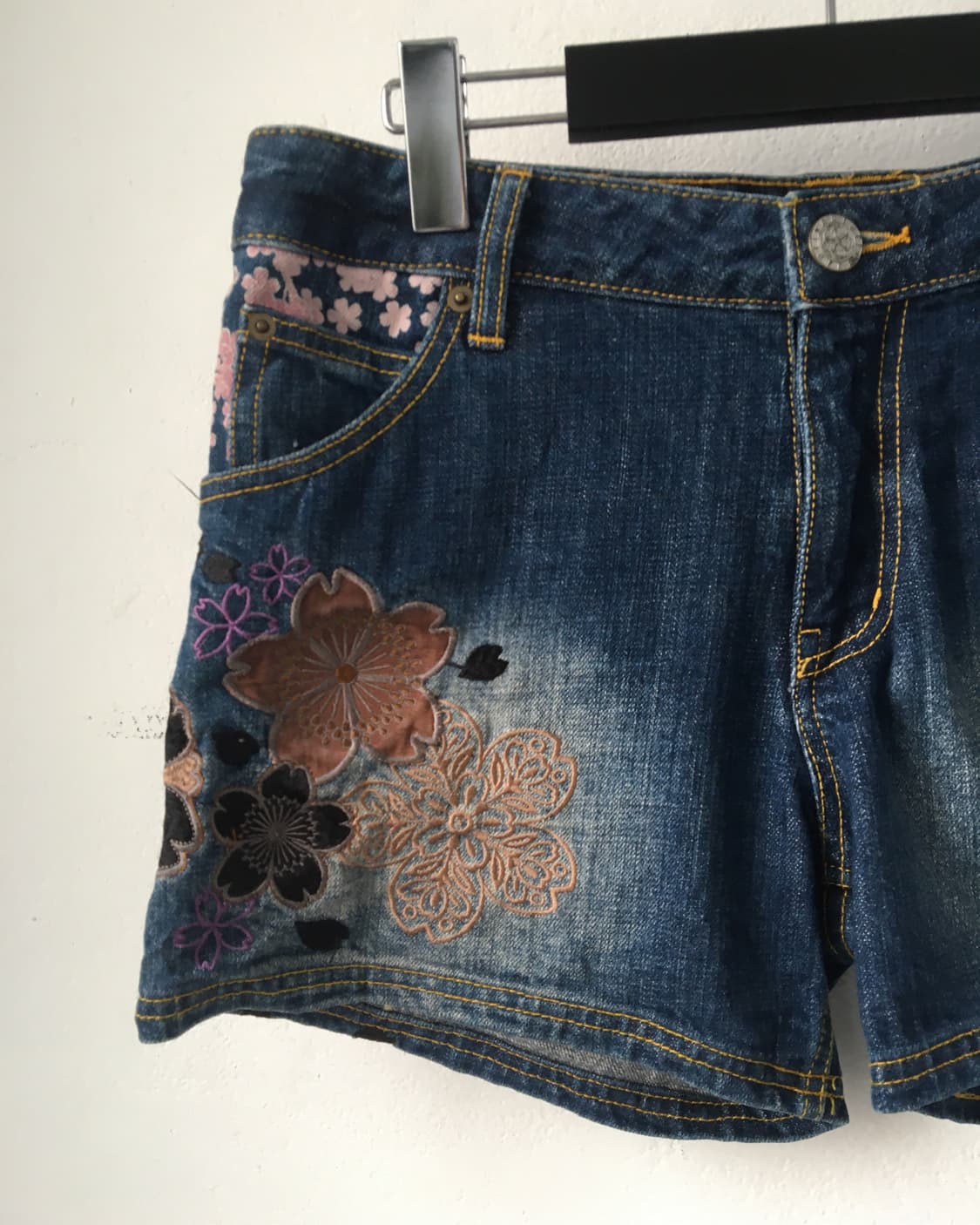 Oriental pattern needle work denim short 상품이미지6