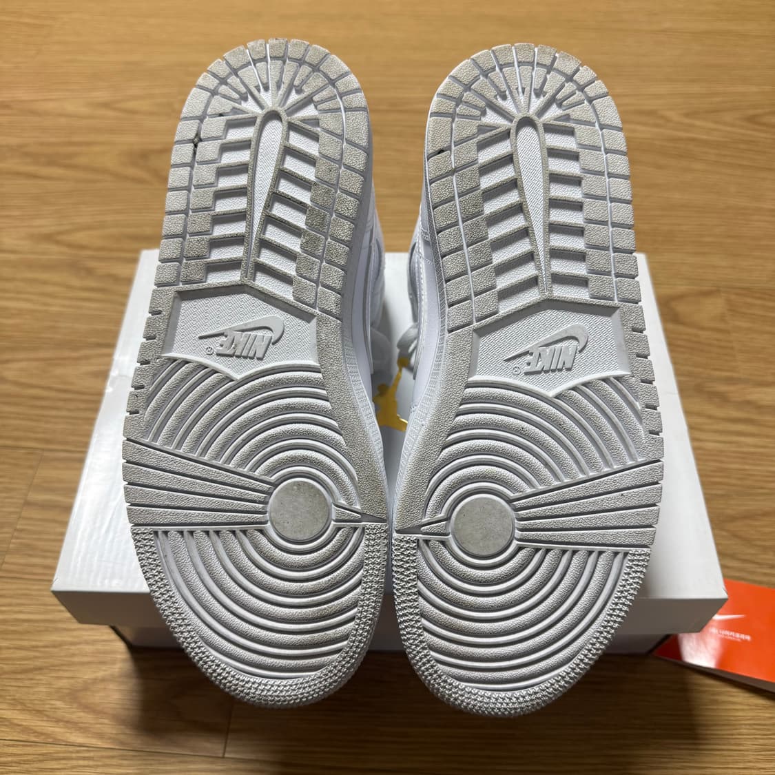 나이키 에어 조던1 미드 올백 250 상품이미지6