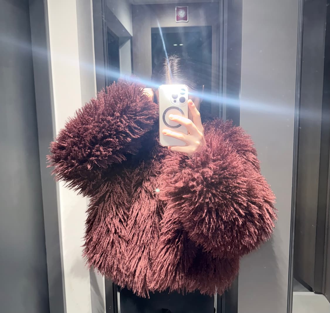 버건디 컬러의 퍼 자켓 상품이미지1