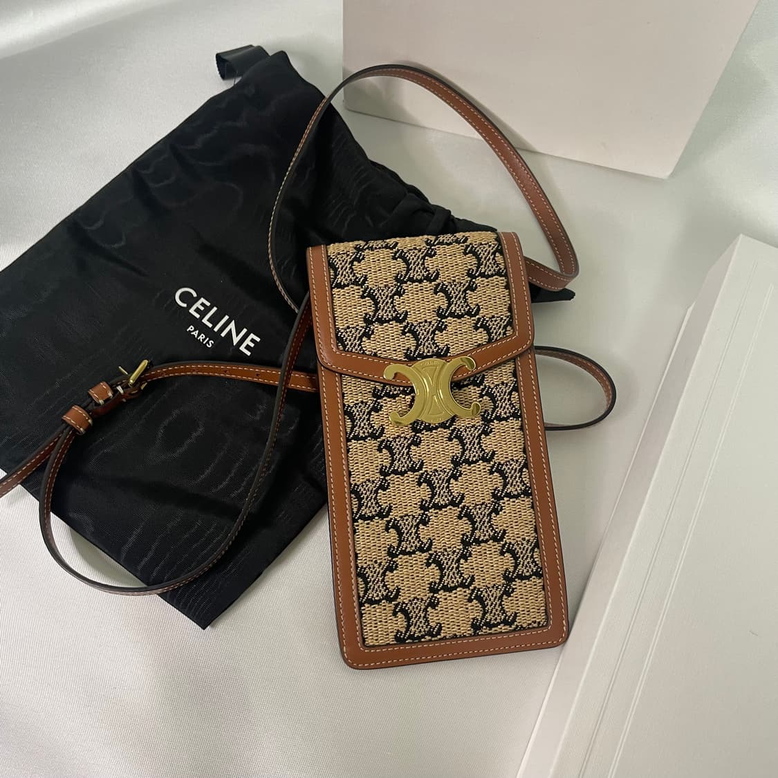 [S급] 셀린느 트리오페 버티컬 폰 파우치 미니 크로스백 상품이미지10