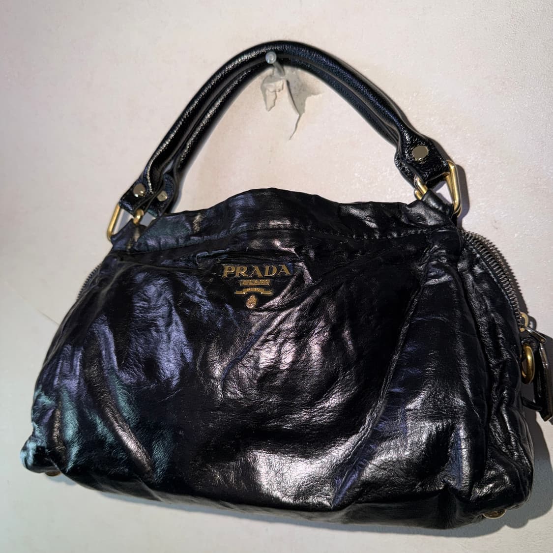 프라다 금장 황실 로고 나파가죽 토트백 상품이미지8