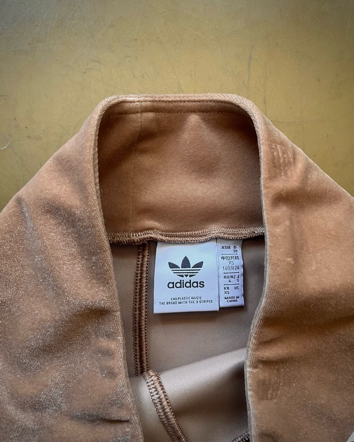 Adidias Velour Bell-Bottom Track Pants 상품이미지6