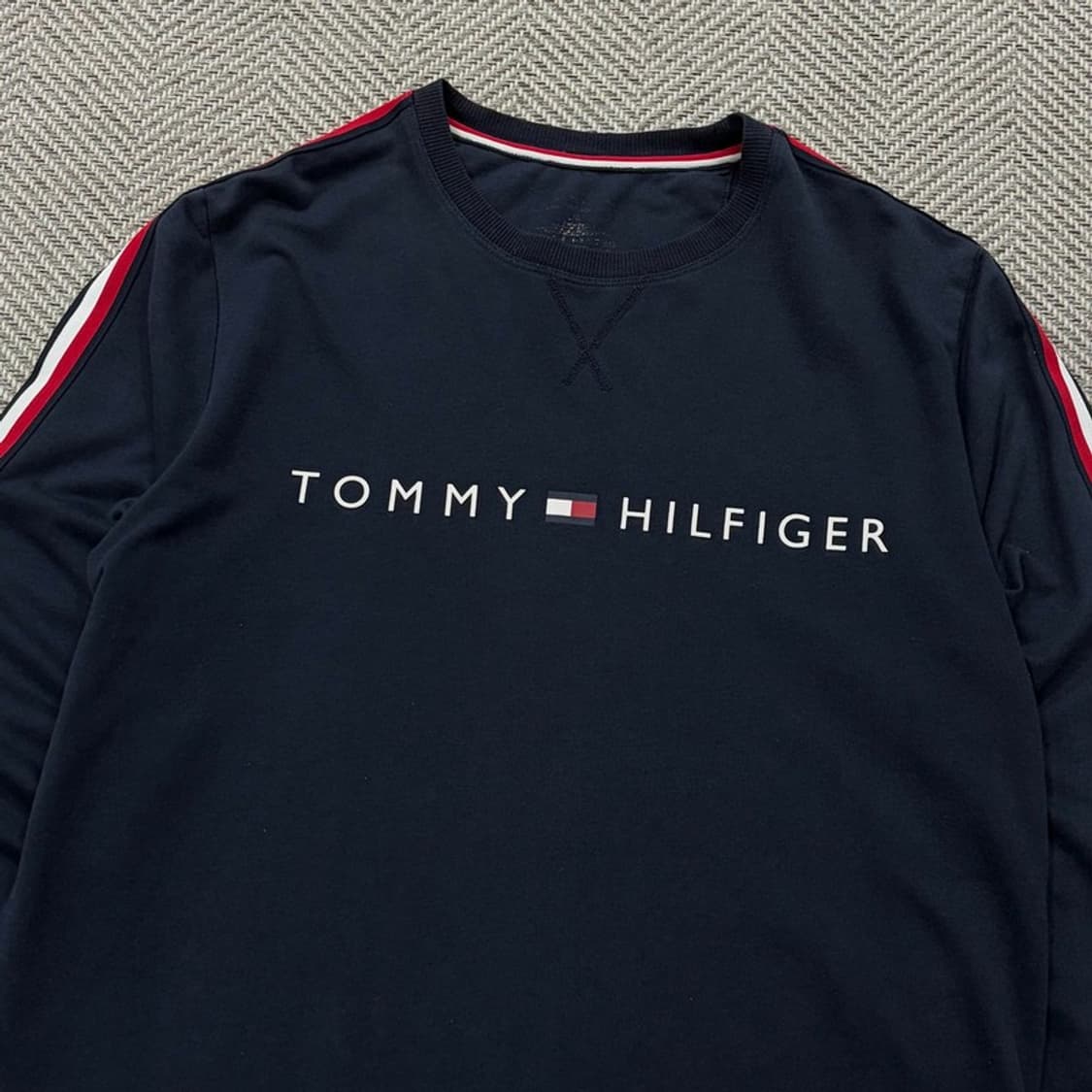 타미힐피거 베이직 로고 맨투맨 v2561 상품이미지3