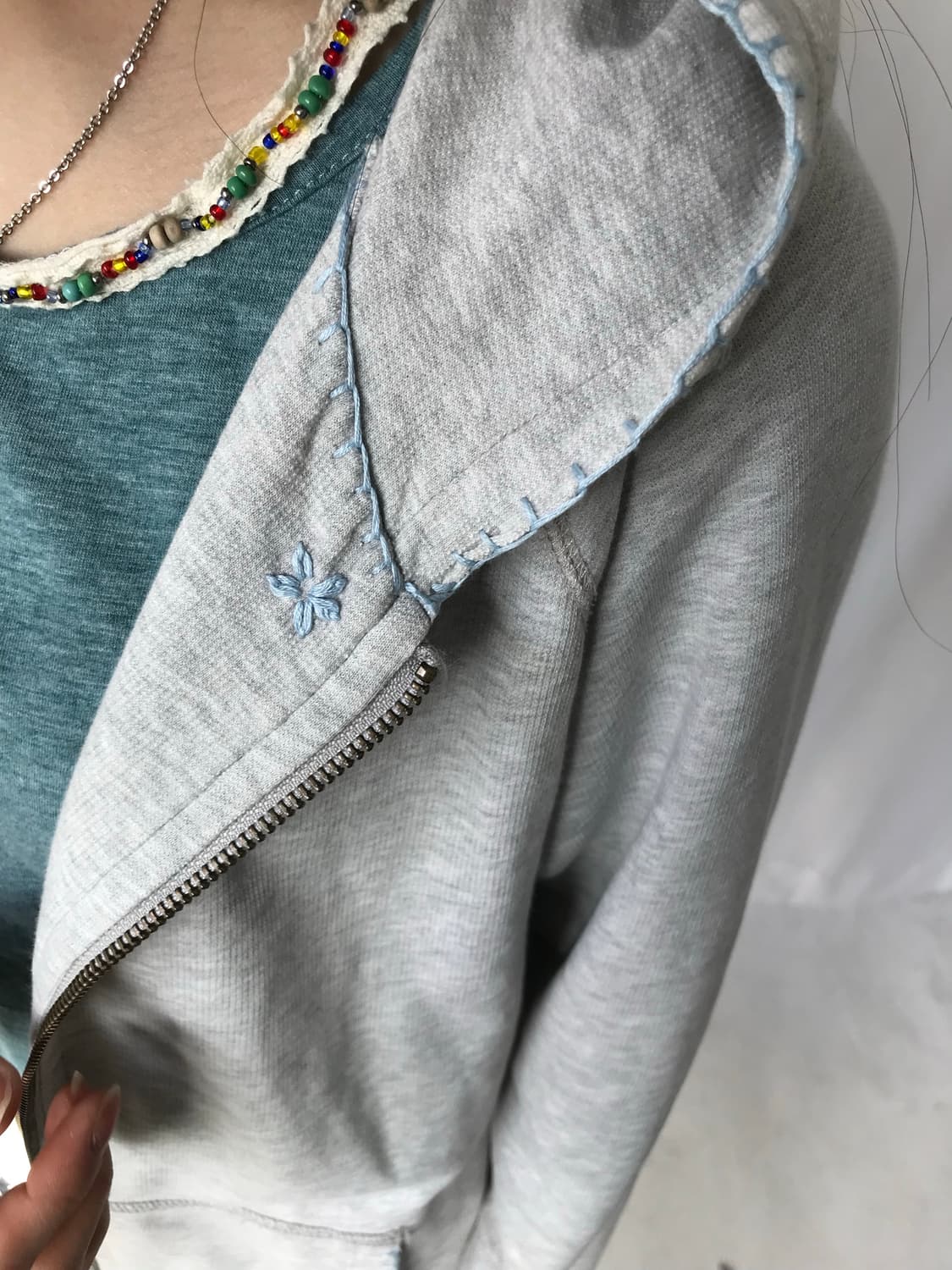 블루 스티치 디테일 후드집업 상품이미지2