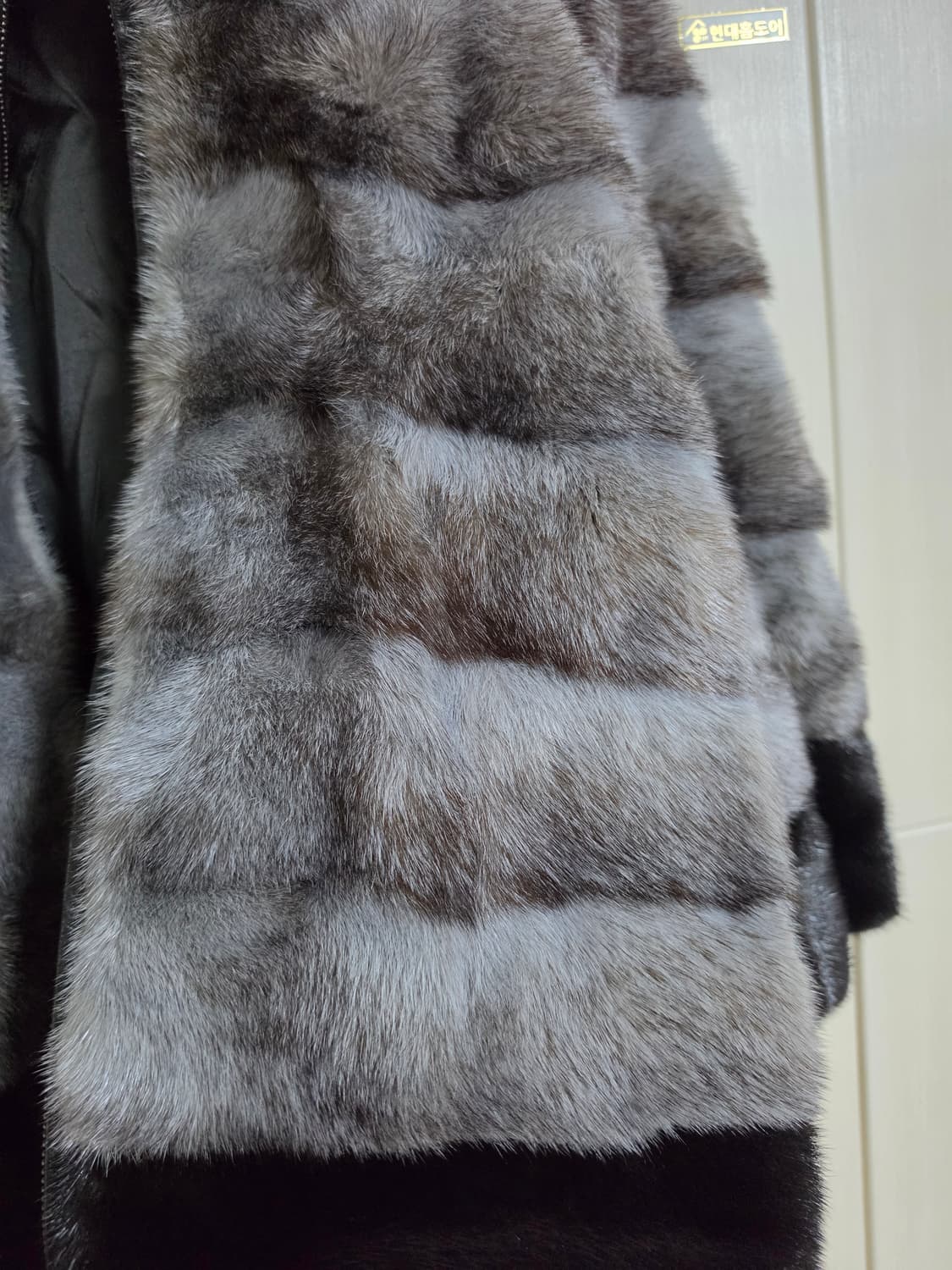 리얼 퍼(밍크 기반 + 친칠라 스타일 패턴) 하프 코트 상품이미지6