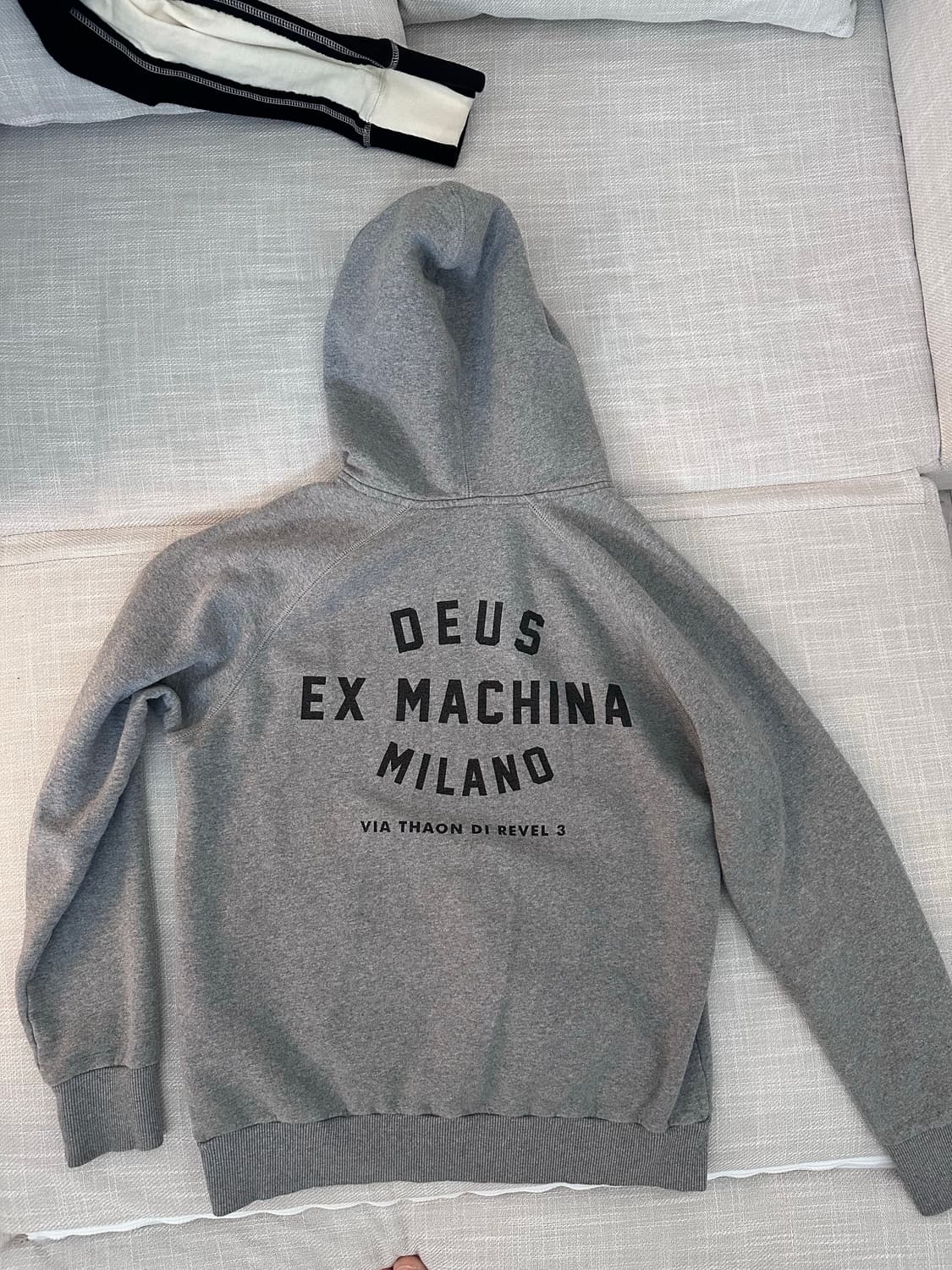 데우스 엑스 마키노 밀라노 후드티 s 상품이미지1
