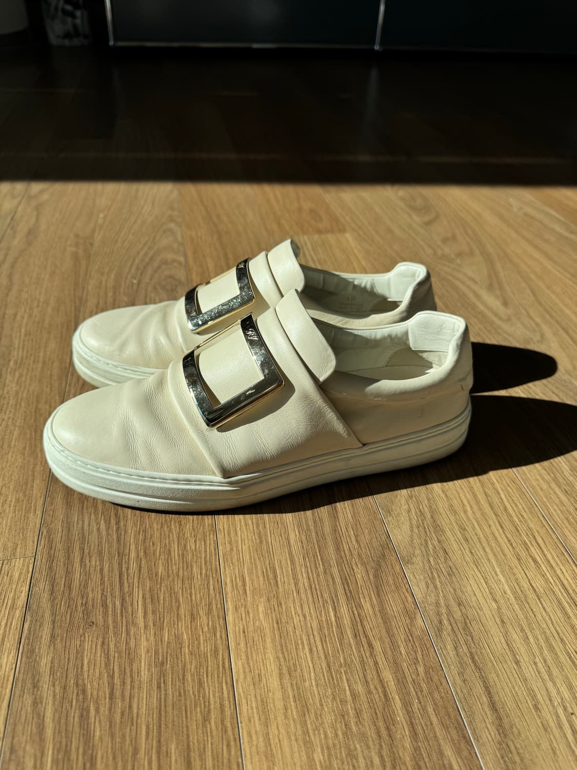 [Roger Vivier] 로저비비에 스니커즈 아이보리 38 상품이미지1