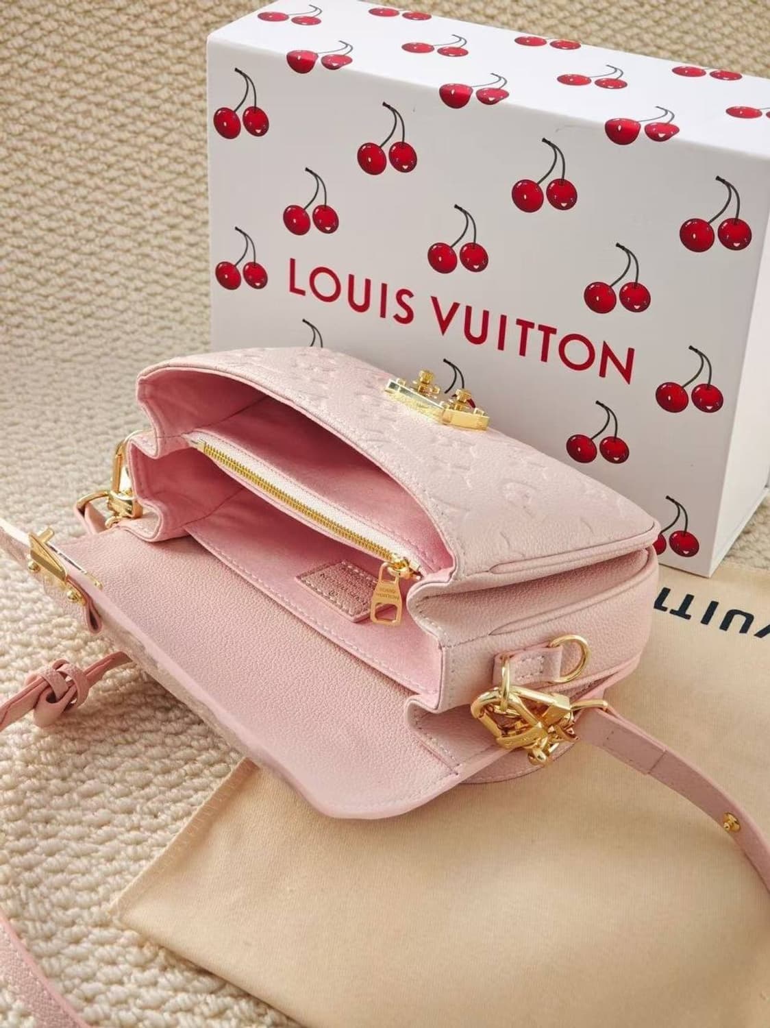 루이비통(Louis Vuitton) 포쉐트 메티스 이스트 웨스트 백 상품이미지2