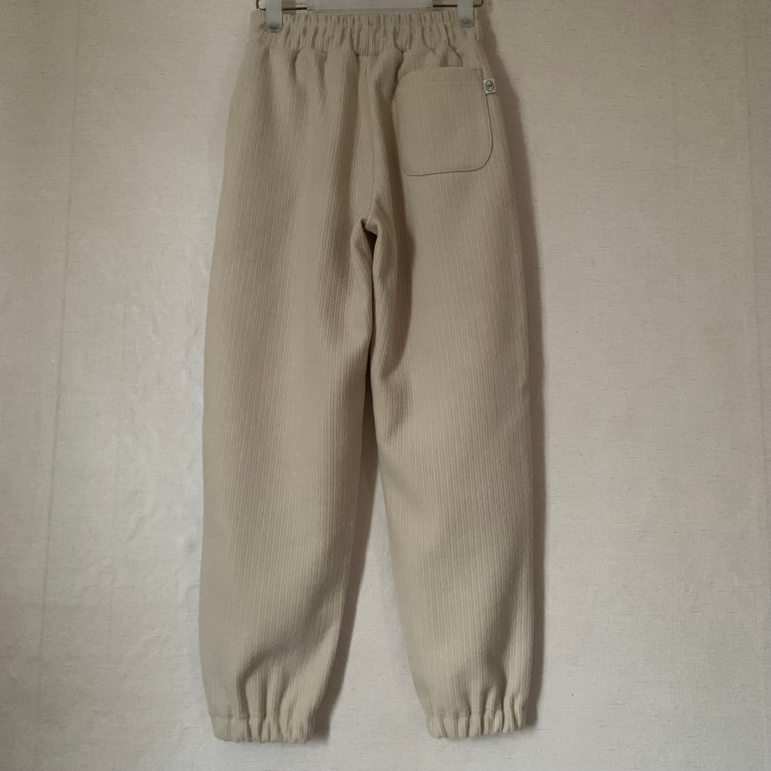 시엔느 심볼 니트 조거 팬츠 크림 상품이미지8