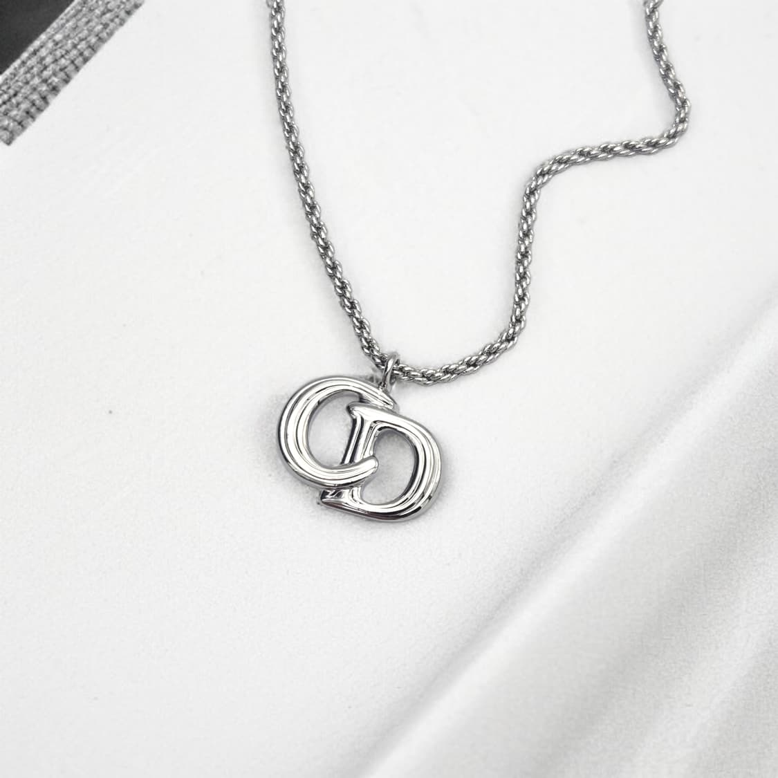 디올 플루티드 CD로고 목걸이 상품이미지1