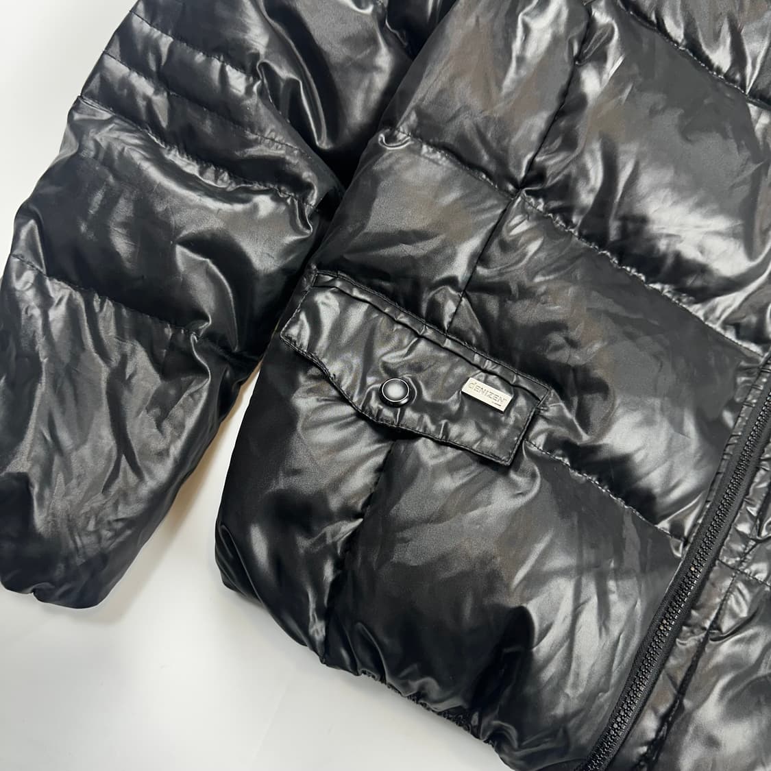 리바이스 데니즌 블랙 유광 패딩 상품이미지3