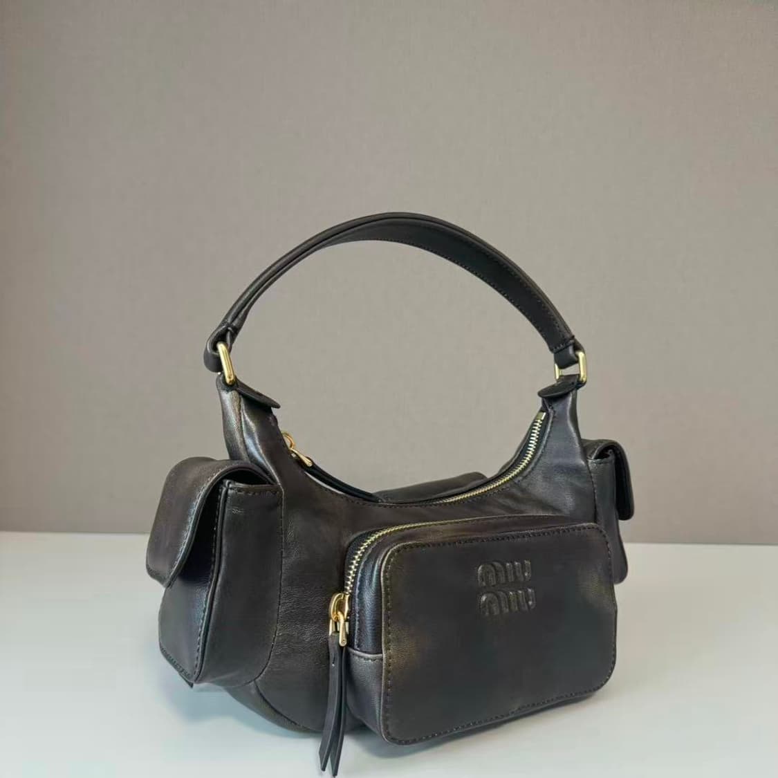 미우 미우 나파 레더 호보백 블랙 5BC146 상품이미지3
