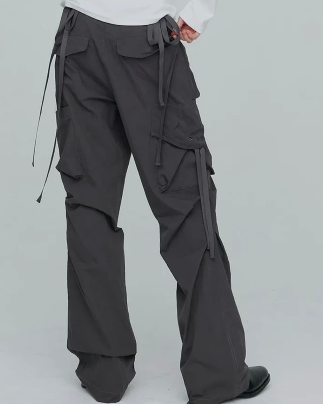 나체 STRAP CARGO PANTS(UNISEX/CHARCOAL) 상품이미지1