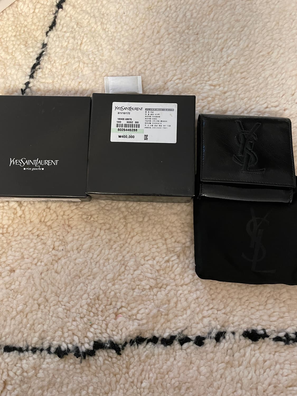 YSL 입생로랑 블랙 유광 반지갑 상품이미지2