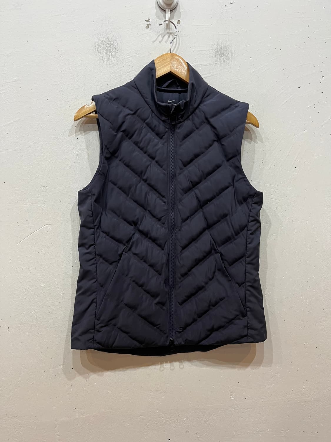 나이키 에어로로프트 패딩 조끼 우먼즈 M 상품이미지1