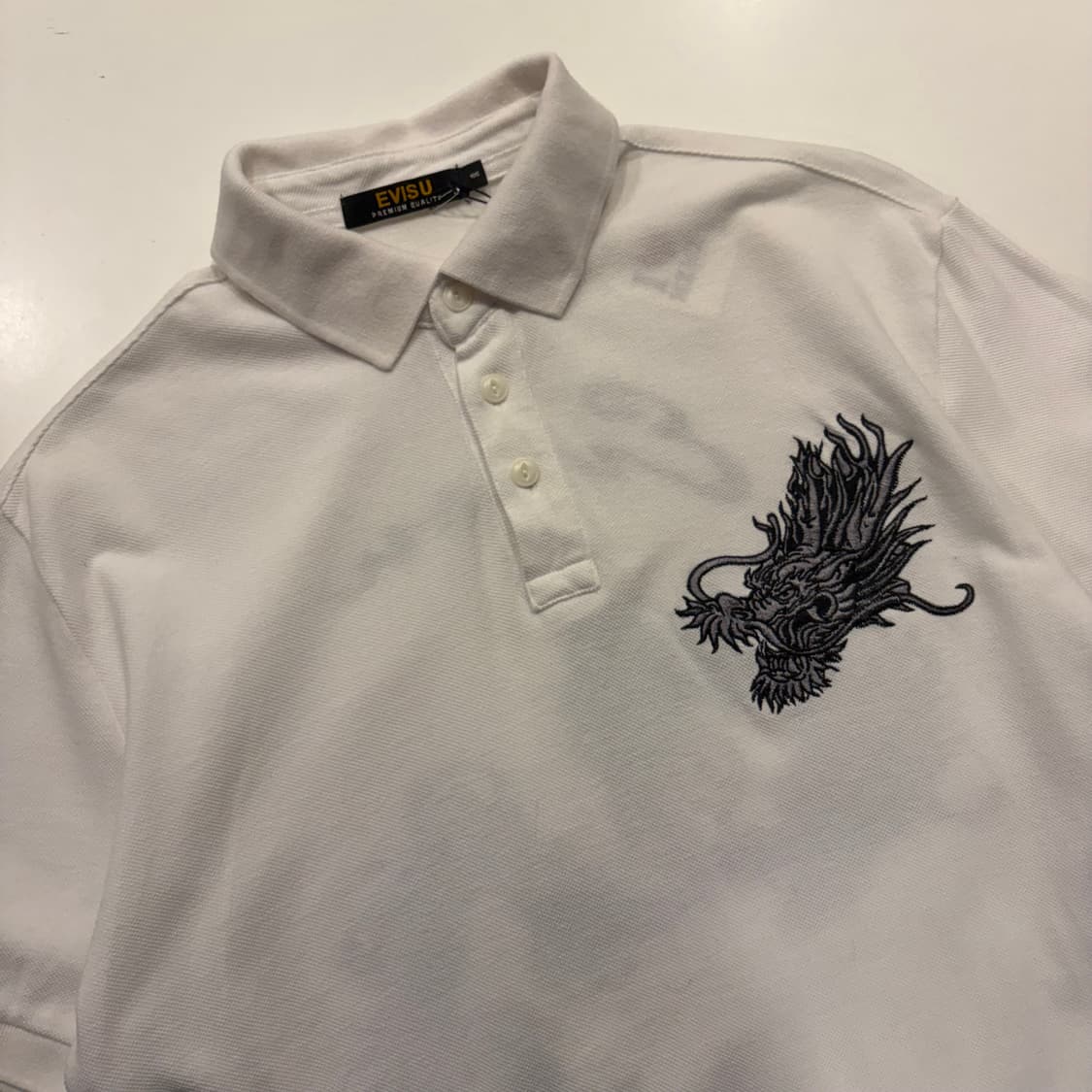 [105] EVISU 에비수 화이트 용 자수 반팔 카라티 C608 상품이미지3