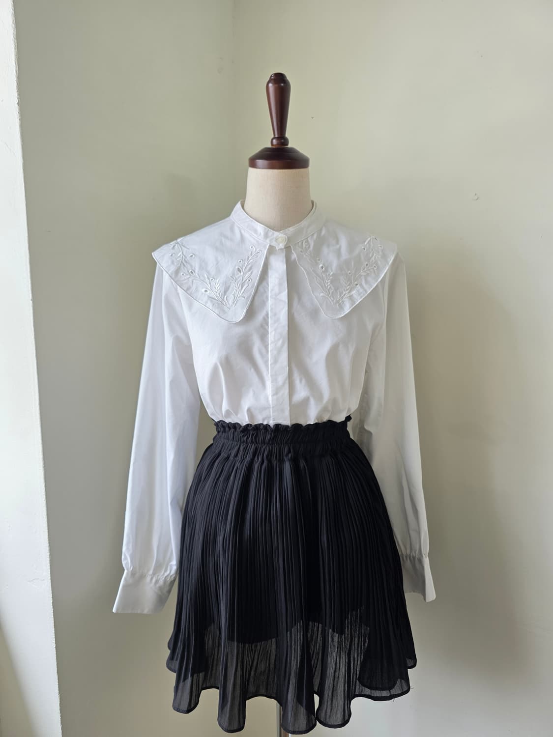 자수 빅카라 화이트 블라우스(카라 탈부착 가능) 상품이미지2