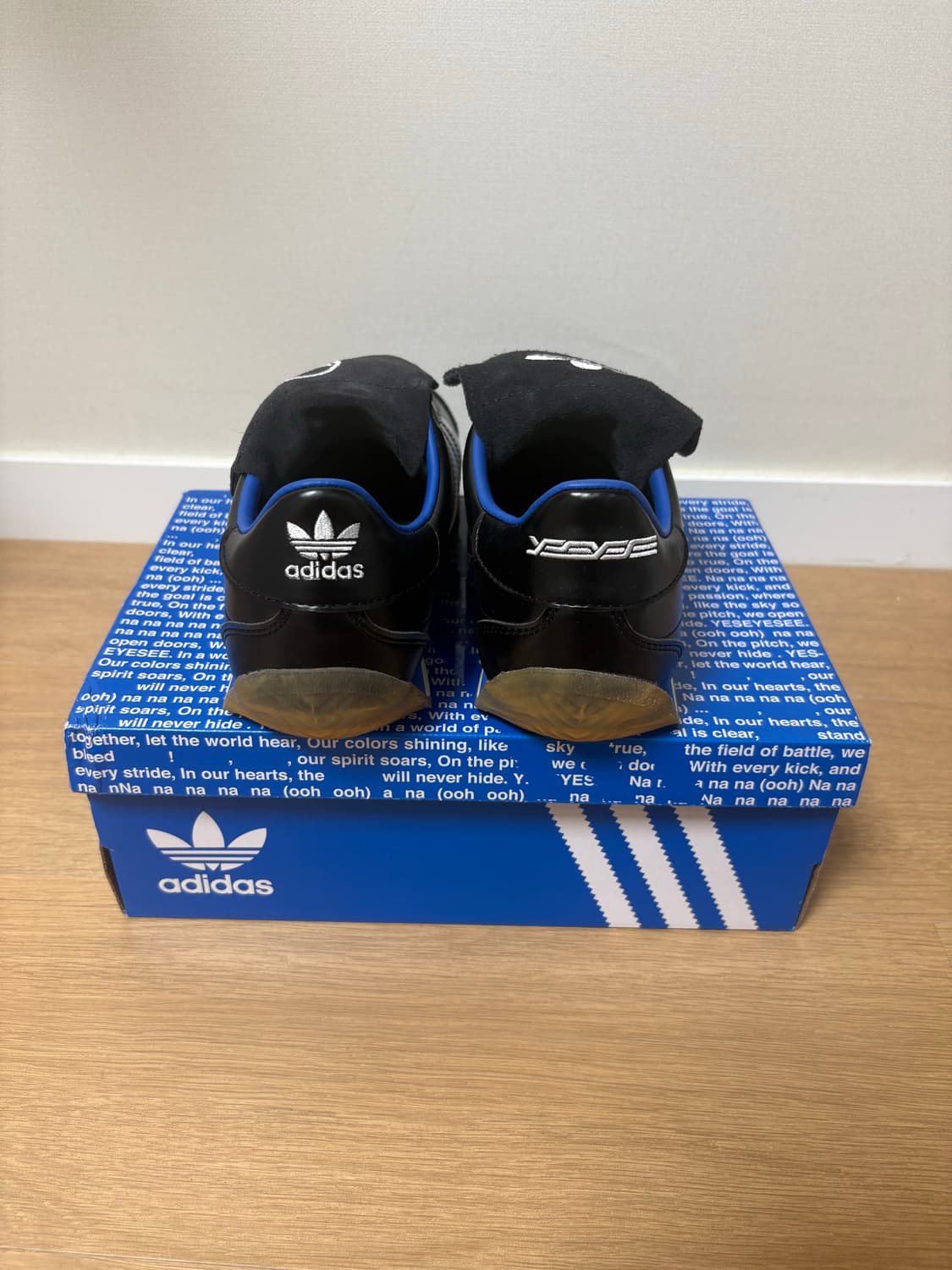 Adidas x Yeseyesee 컨트리 OG 코어 상품이미지2