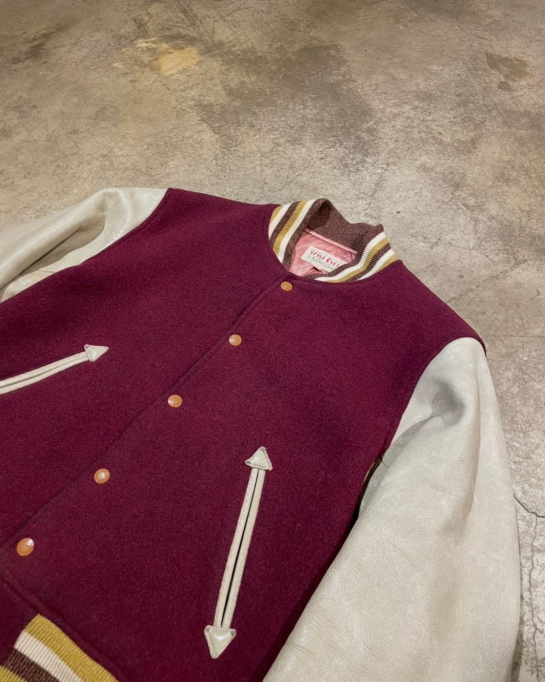 Style eyes 스타일 아이즈 에로우 포켓 바시티 재킷 (B5176) 상품이미지2