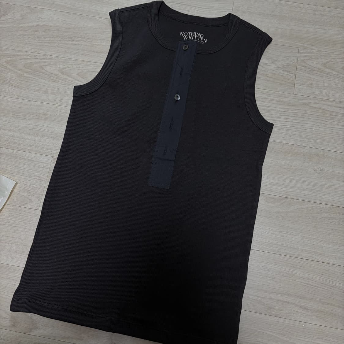 [새제품] 낫띵리튼 Tina Henry neck sleeveless 상품이미지4