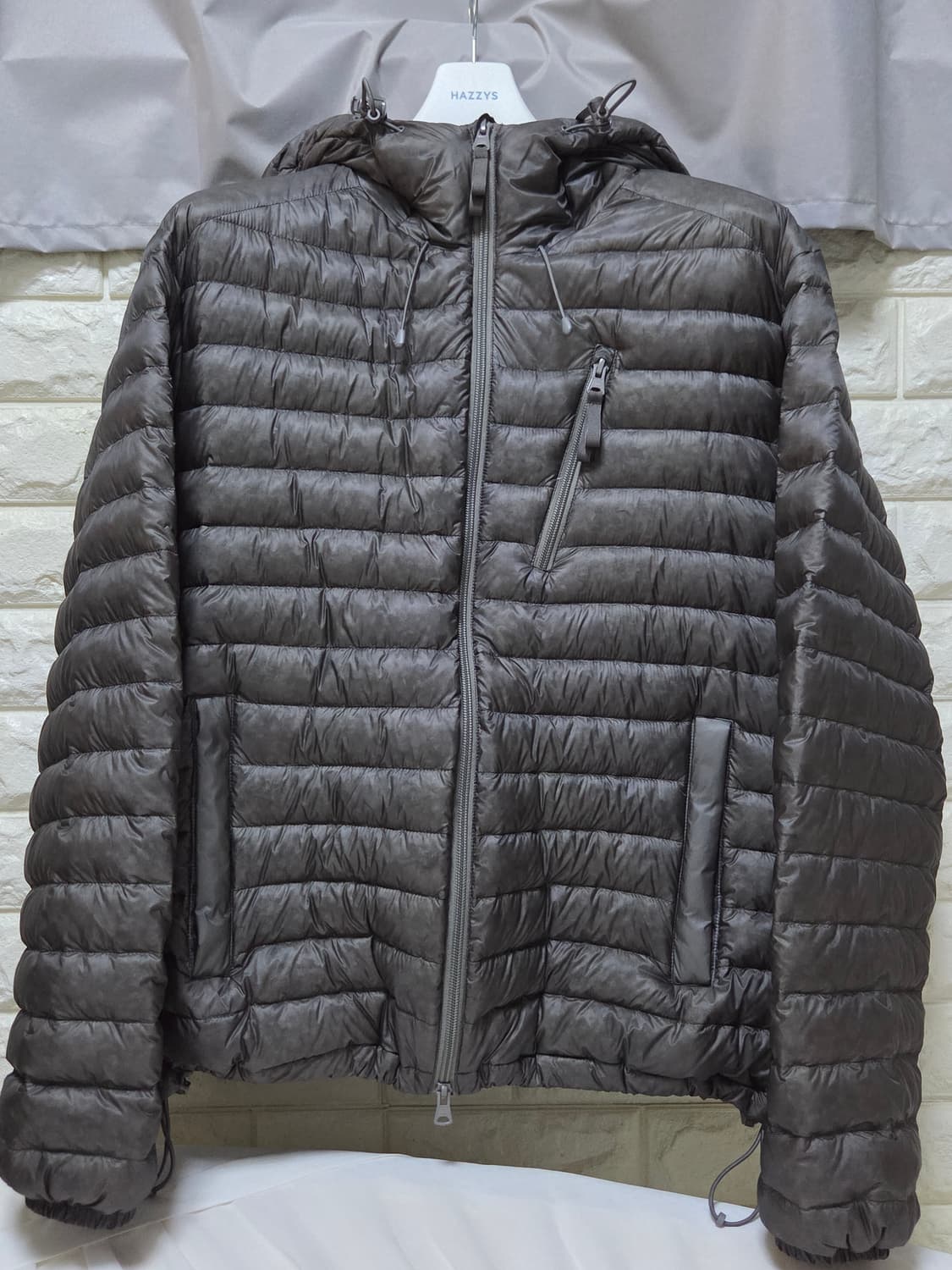 헤지스 26ss 구스 경량패딩 그레이 M  상품이미지2