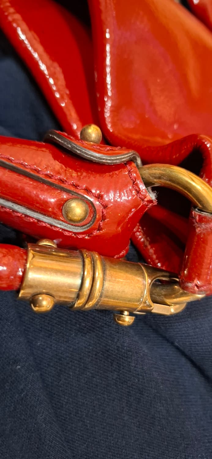 페라가모 레드 에나멜 숄더백 상품이미지10