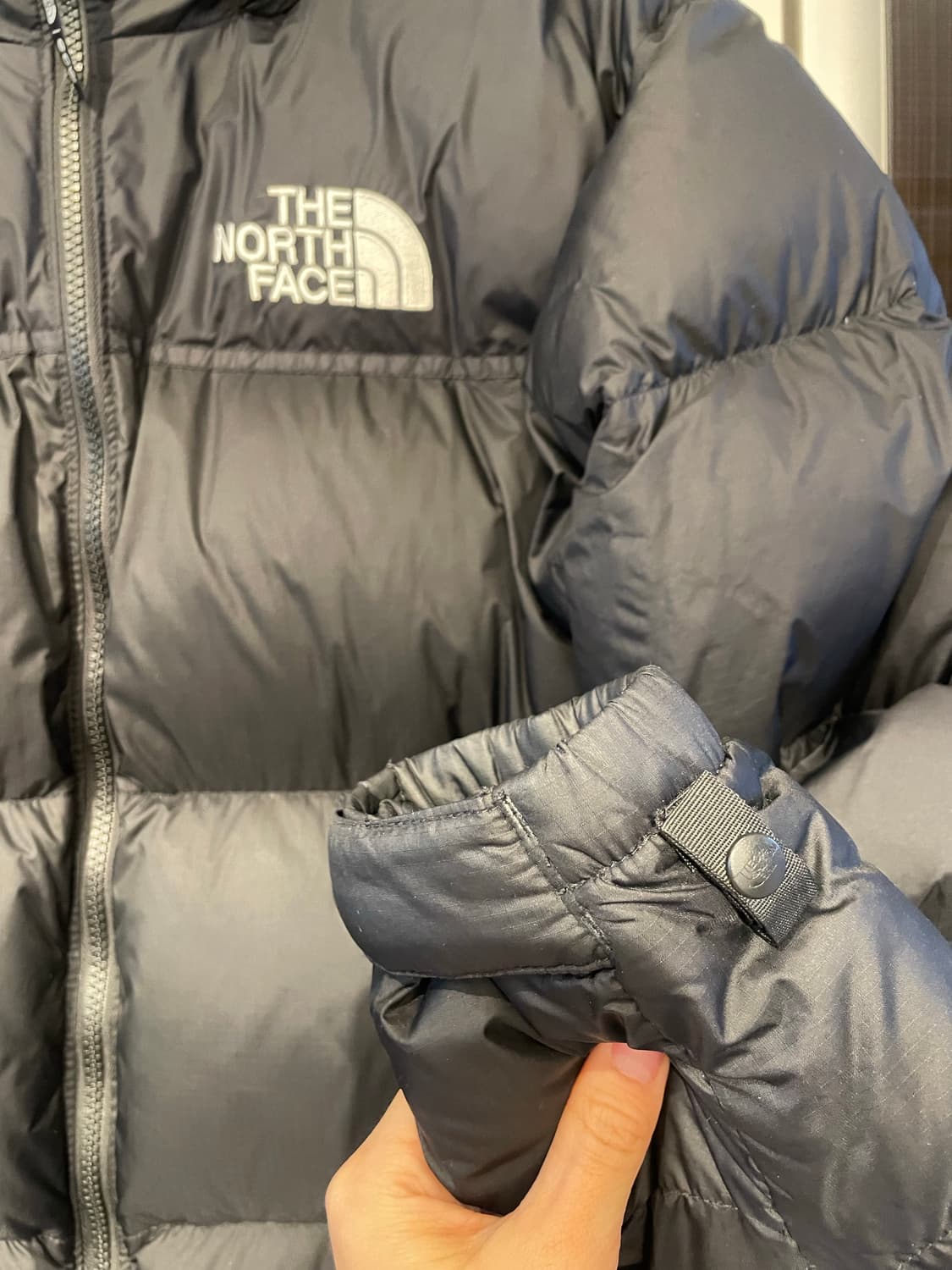 노스페이스 1996눕시 패딩 블랙 90(S) 상품이미지5