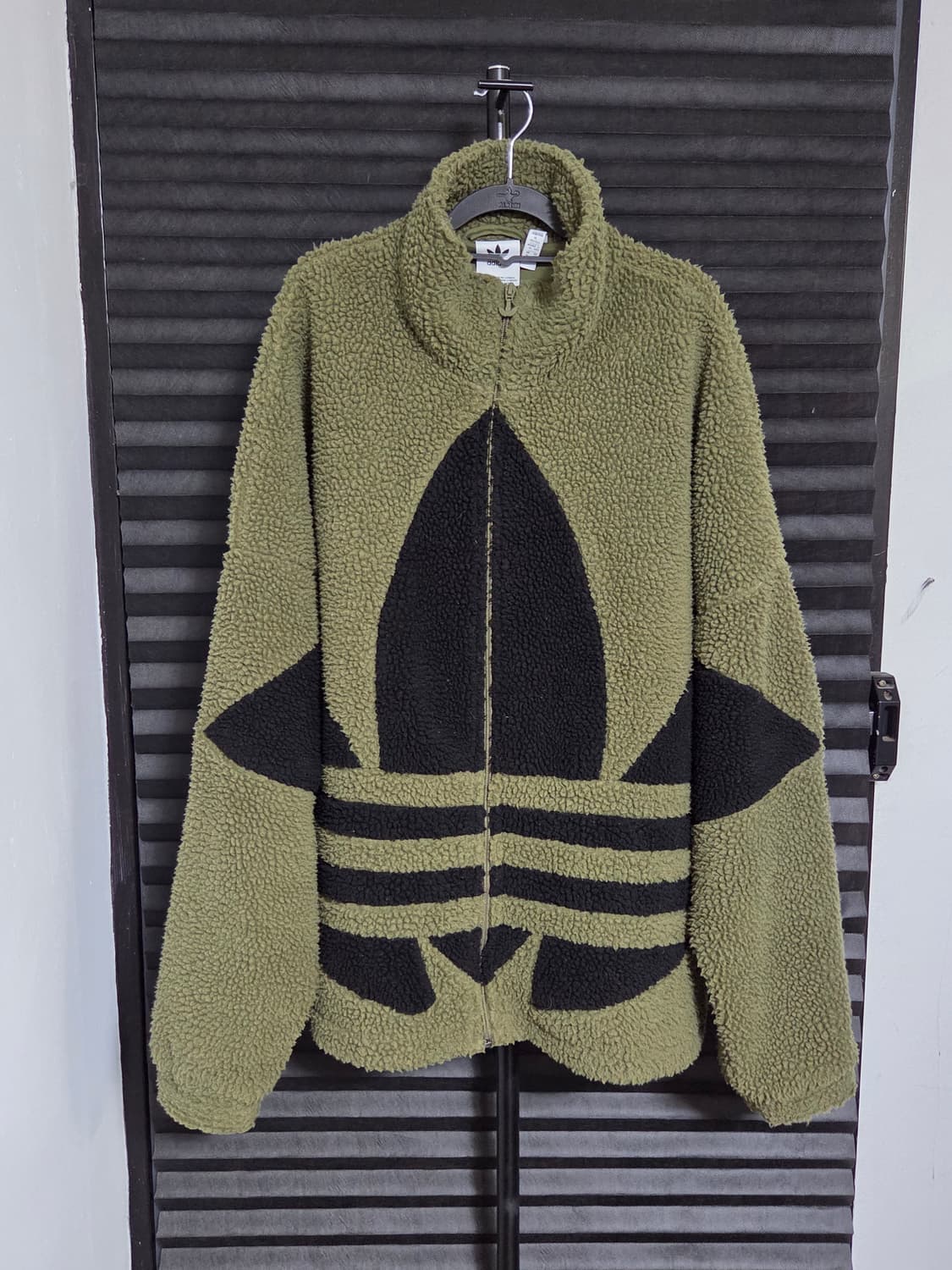 [아디다스] 빅 트레포일 쉐르파 플리스 자켓 판매합니다. 상품이미지1