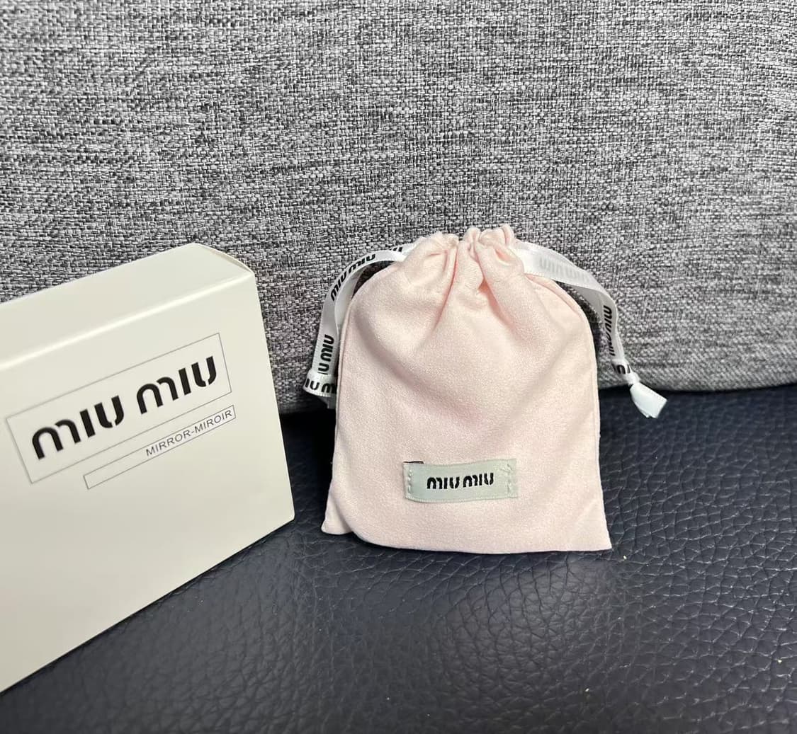미우미우 손거울 상품이미지2